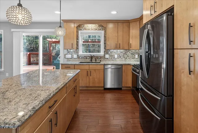 $425,000 | 234 Bradford Lane, Bristol, TN 37620