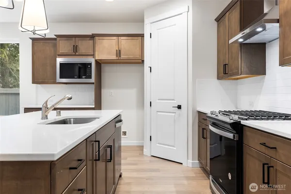 $899,950 | 19444 116th Street East, Bonney Lake, WA 98391