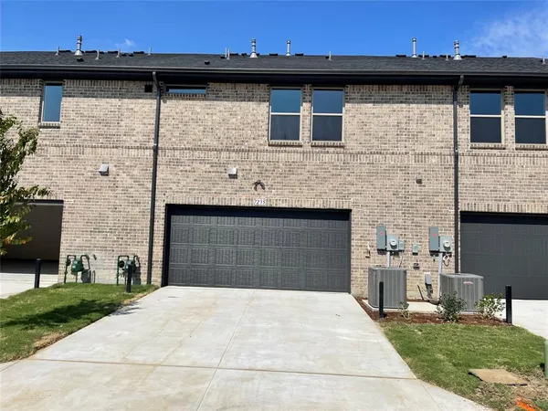 $2,595 | 7235 Panicum Drive, Frisco, TX 75033