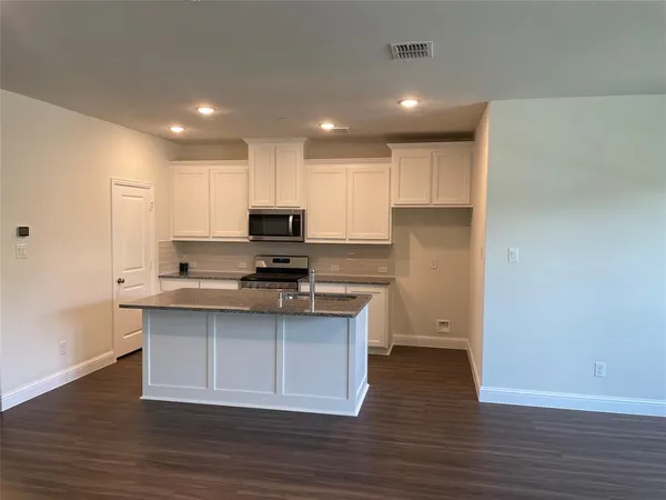 $2,595 | 7235 Panicum Drive, Frisco, TX 75033