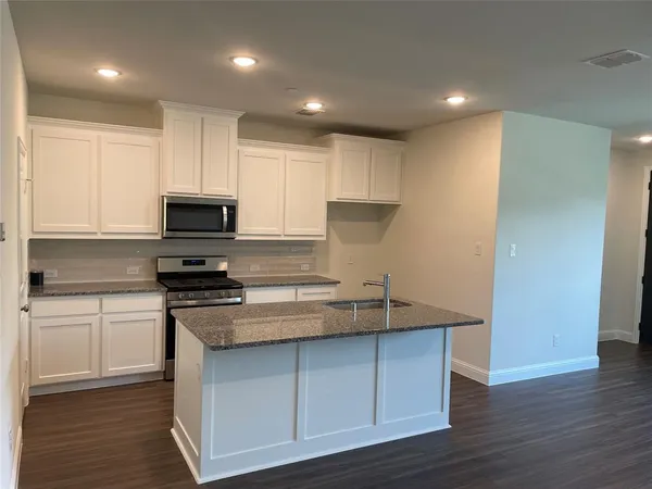 $2,595 | 7235 Panicum Drive, Frisco, TX 75033