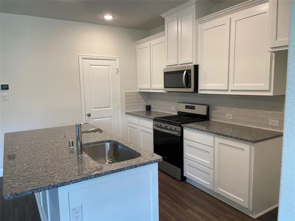 $2,595 | 7235 Panicum Drive, Frisco, TX 75033