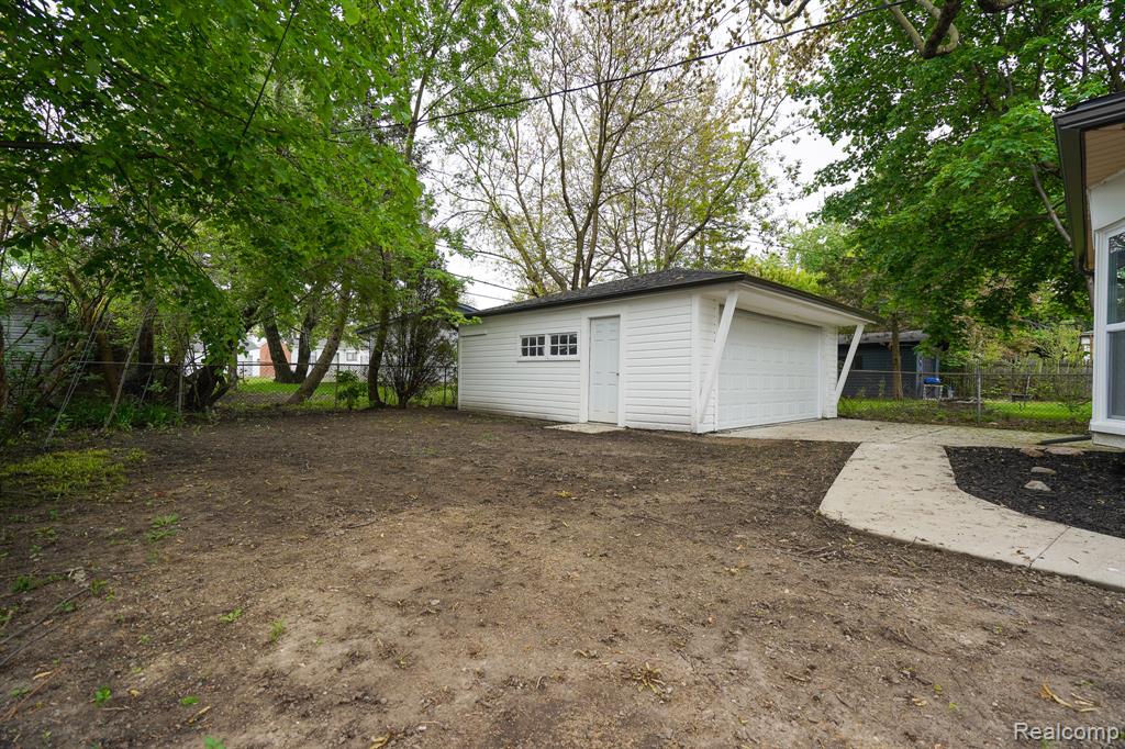 30644 Hayes Road Roseville, MI 48066 - Photo 10 of 60 Gallery Image 10