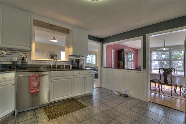 156 Howe Street Methuen, MA 01844 - Photo 4 of 28 Gallery Image 4