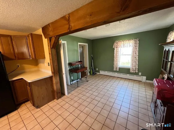 $2,300 | 138 Mountain Street, Ellington, CT 06029