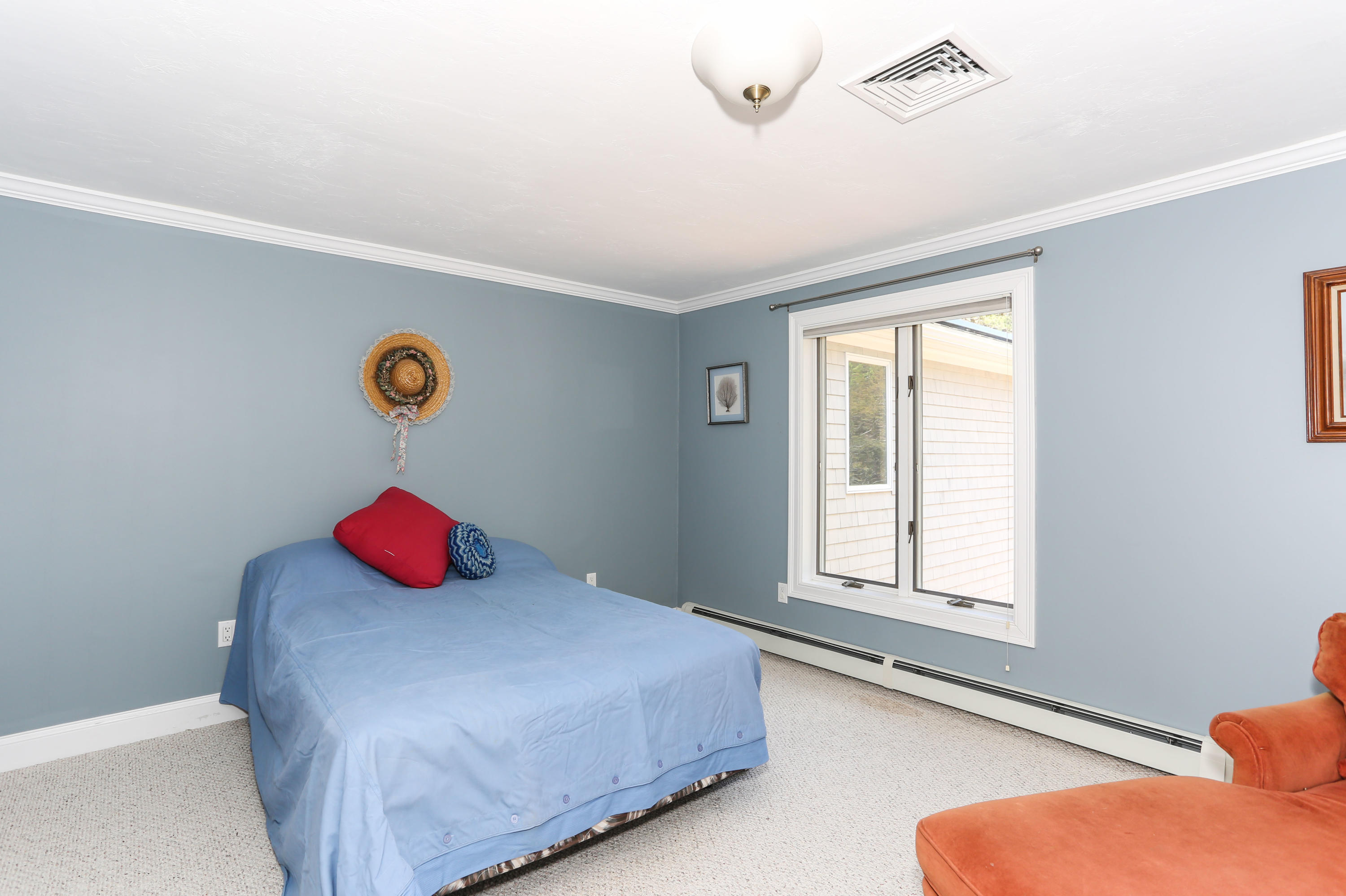 121 Old Barnstable Road Mashpee, MA 02649 - Photo 17 of 29 121OldLR-17