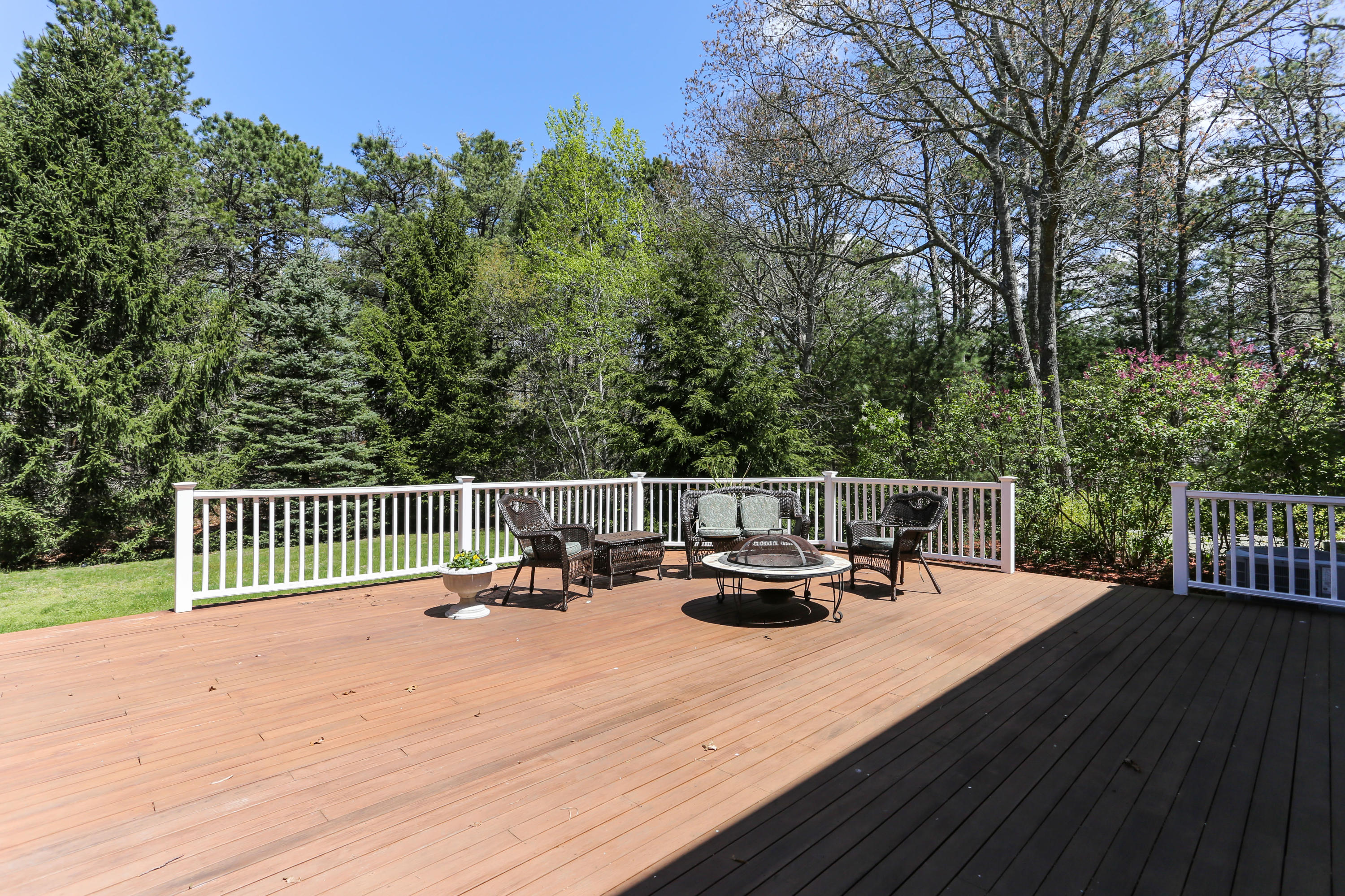 121 Old Barnstable Road Mashpee, MA 02649 - Photo 28 of 29 121OldLR-28