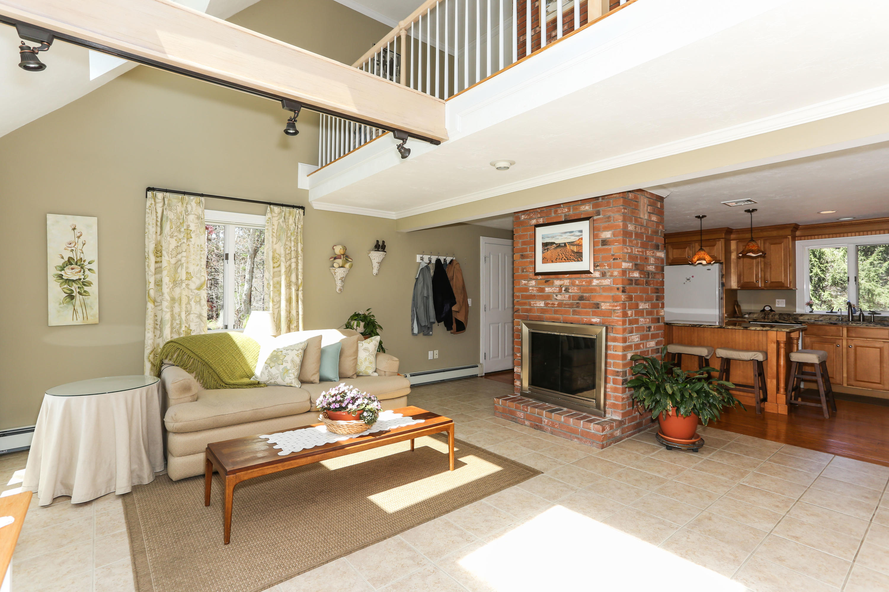 121 Old Barnstable Road Mashpee, MA 02649 - Photo 4 of 29 121OldLR-4