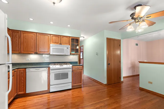 $309,900 | 10459 Eagle Ridge Drive, Unit 139, Orland Park, IL 60467