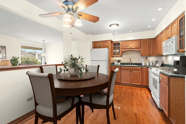 $309,900 | 10459 Eagle Ridge Drive, Unit 139, Orland Park, IL 60467