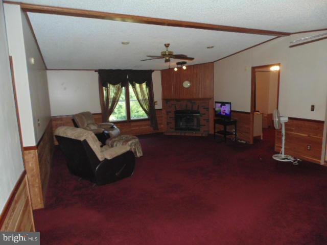 28075 Sunshine Road Ruther Glen, VA 22546 - Photo 9 of 25 Living Room
