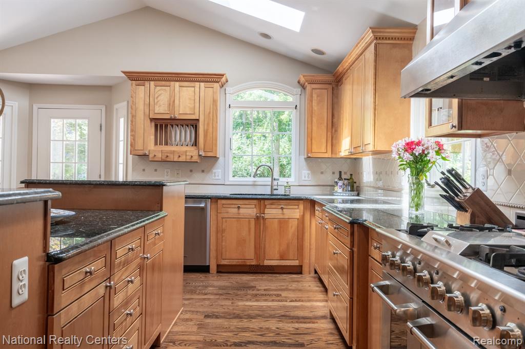 31467 Old Cannon Road Beverly Hills, MI 48025 - Photo 10 of 35