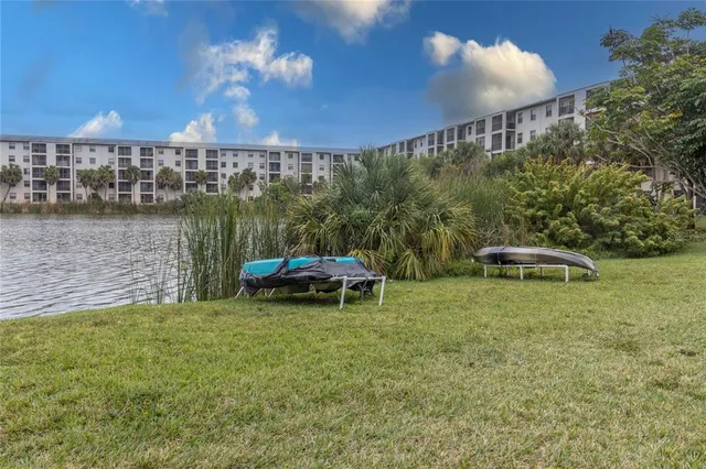 $89,000 | 4103 Lake Bayshore Drive, Unit 404, Bradenton, FL 34205