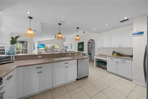 $599,900 | 1309 Southeast 10th Terrace, Cape Coral, FL 33990