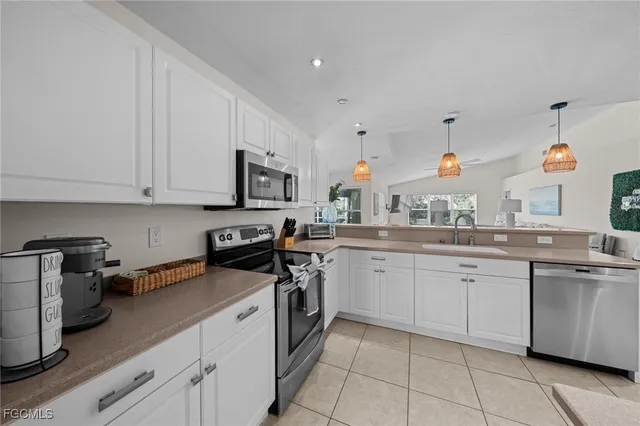 $599,900 | 1309 Southeast 10th Terrace, Cape Coral, FL 33990