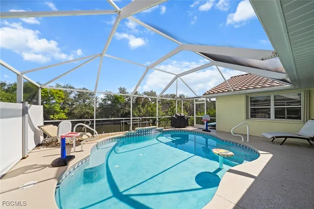 $599,900 | 1309 Southeast 10th Terrace, Cape Coral, FL 33990