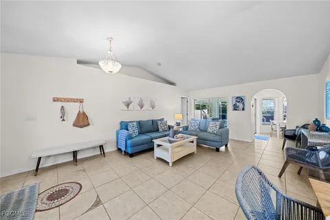 $599,900 | 1309 Southeast 10th Terrace, Cape Coral, FL 33990