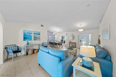 $599,900 | 1309 Southeast 10th Terrace, Cape Coral, FL 33990