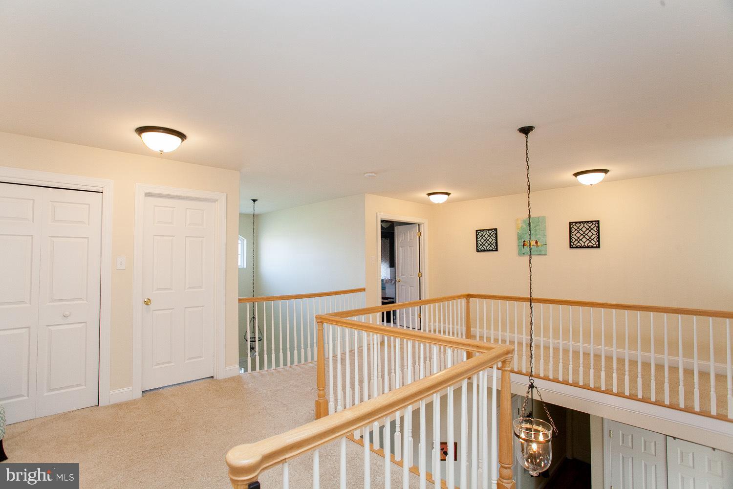 23 Mill Ridge Drive Aston, PA 19014 - Photo 18 of 35 Upstairs hall and overlook
