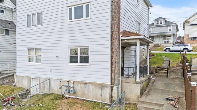 $1,500 | 714 Carmalt Street, Dickson City, PA 18519