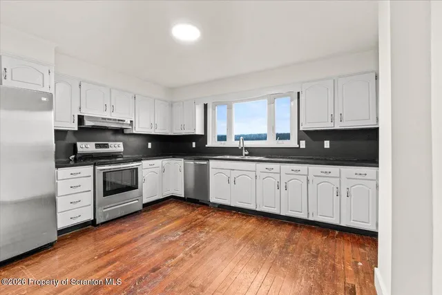 $1,500 | 714 Carmalt Street, Dickson City, PA 18519