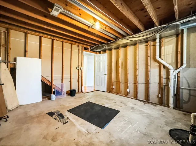 $279,000 | 187 Wildwood Drive, Linn Creek, MO 65052