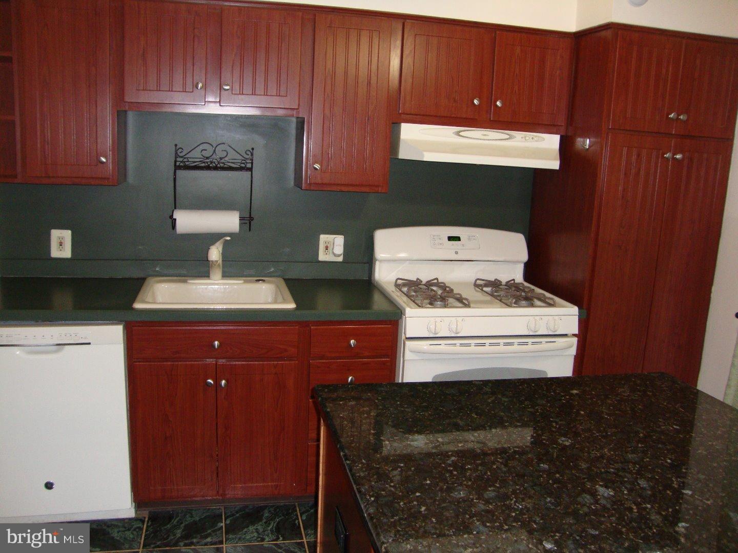 248 Ellis Road Willow Grove, PA 19090 - Photo 4 of 17 Kitchen