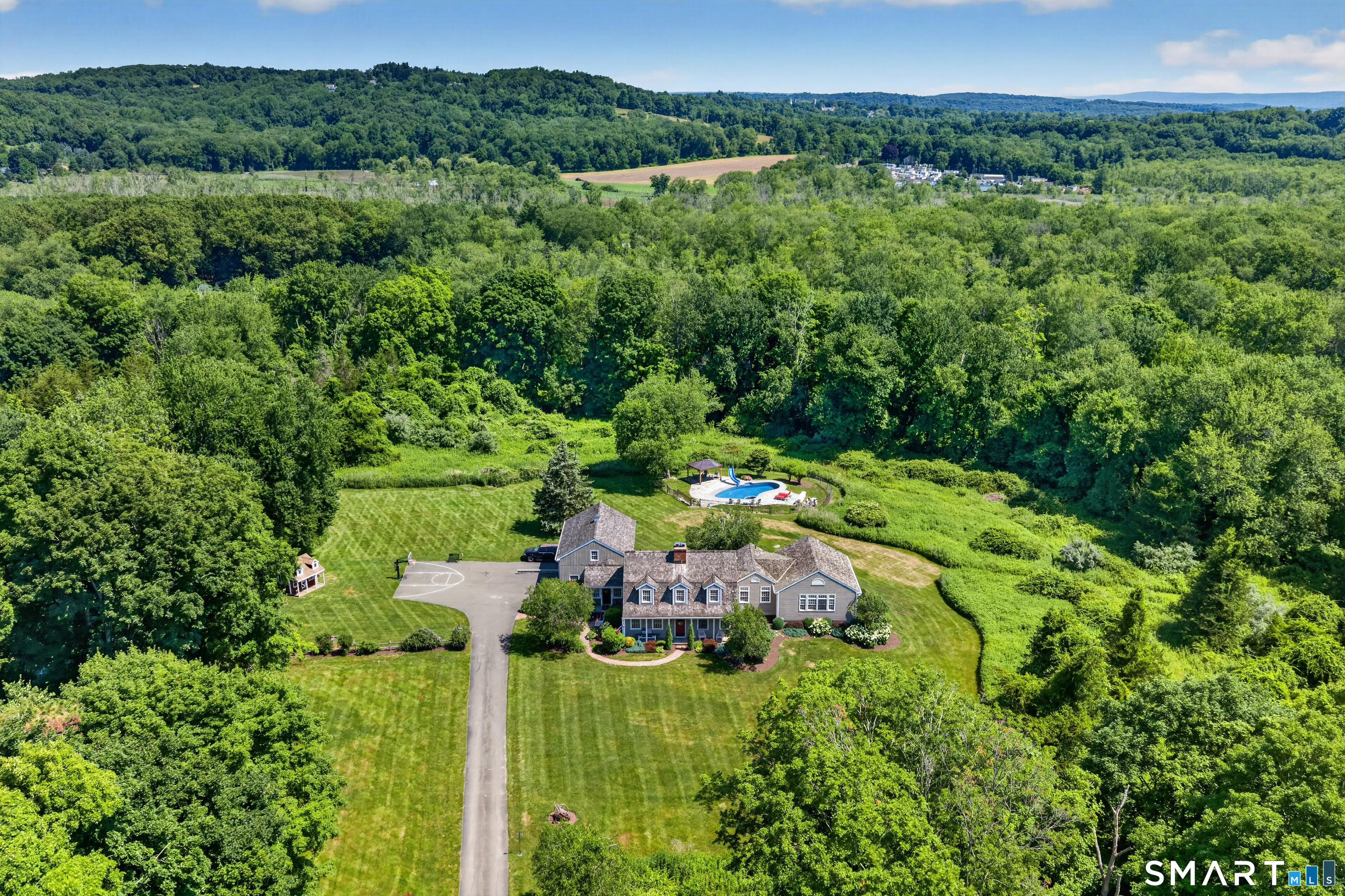 20 Head Of Meadow Road Newtown, CT 06470 - Photo 1 of 40