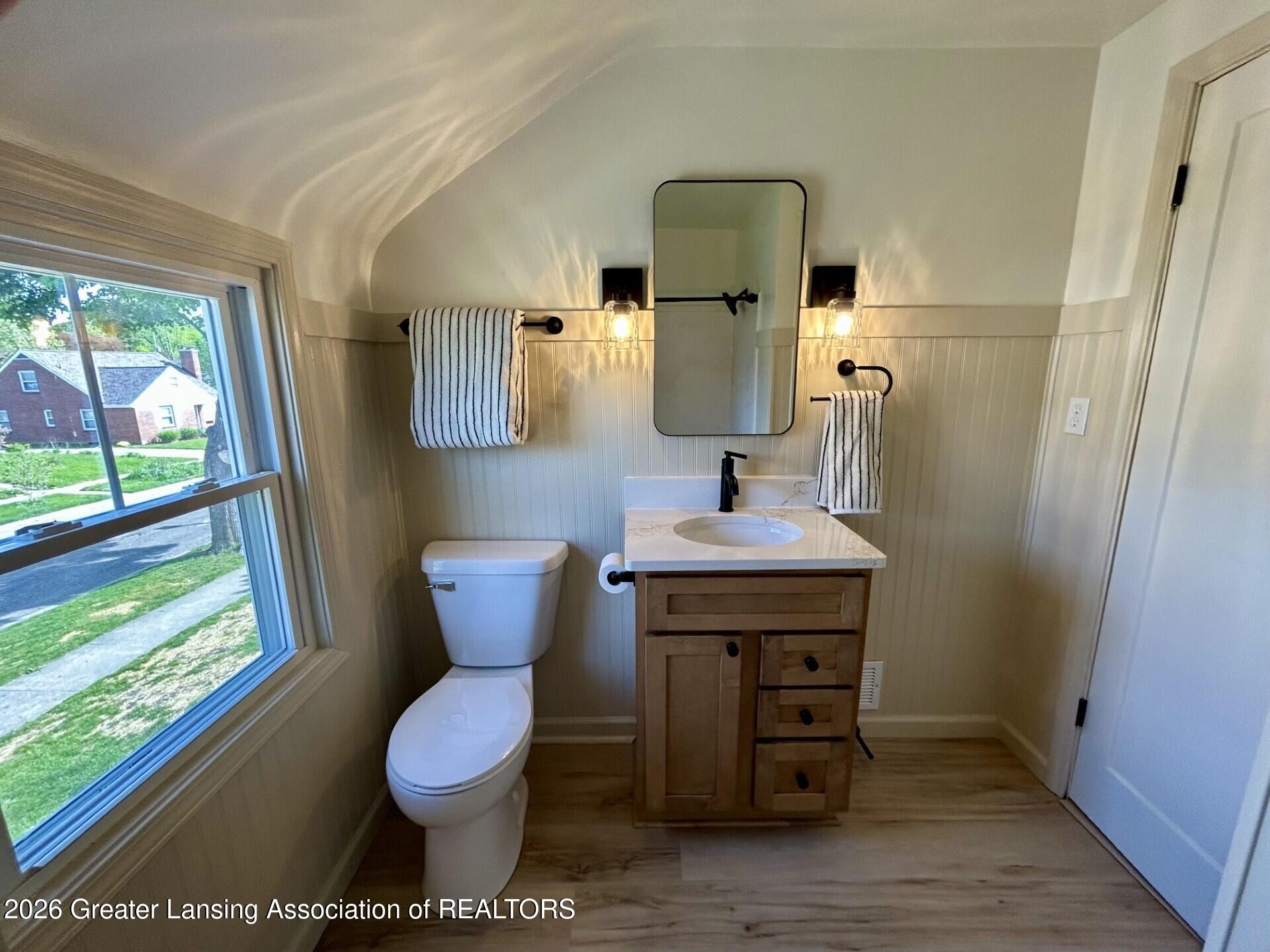 1615 Inverness Avenue Lansing, MI 48915 - Photo 34 of 43 Upstairs Bath
