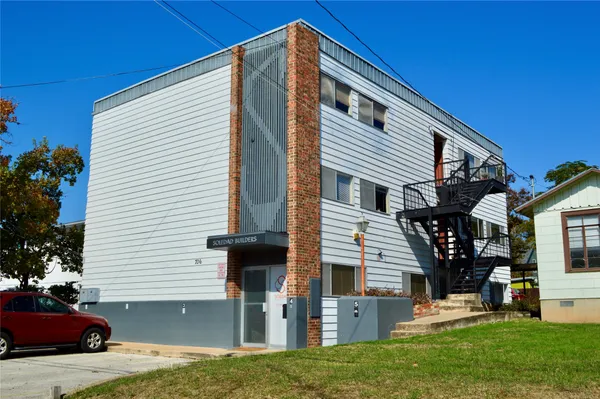 $1,625 | 706 West 34th Street, Unit 101, Austin, TX 78705