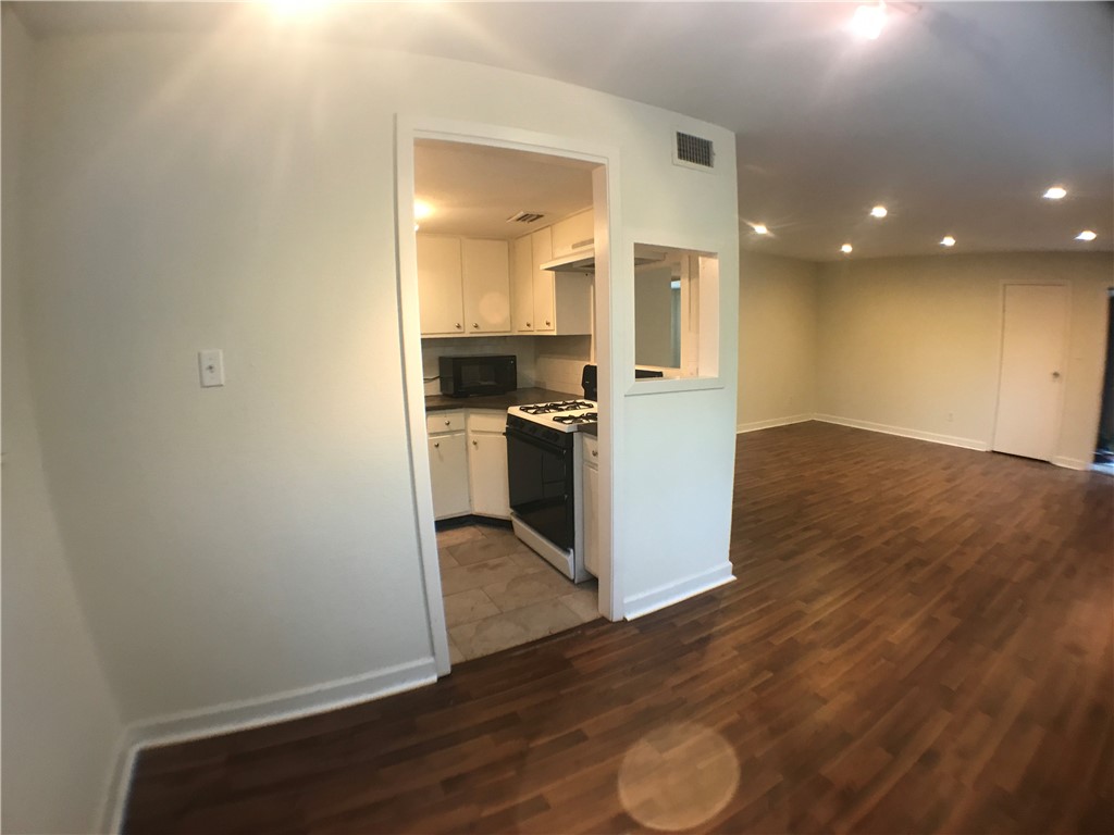 706 West 34th Street, Unit 101 Austin, TX 78705 - Photo 5 of 13