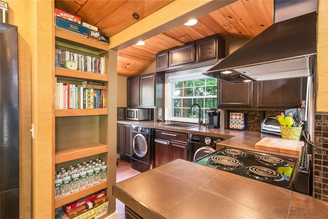 88 Old Post Road, Unit 4 Westerly, RI 02891 - Photo 3 of 21 Kitchen