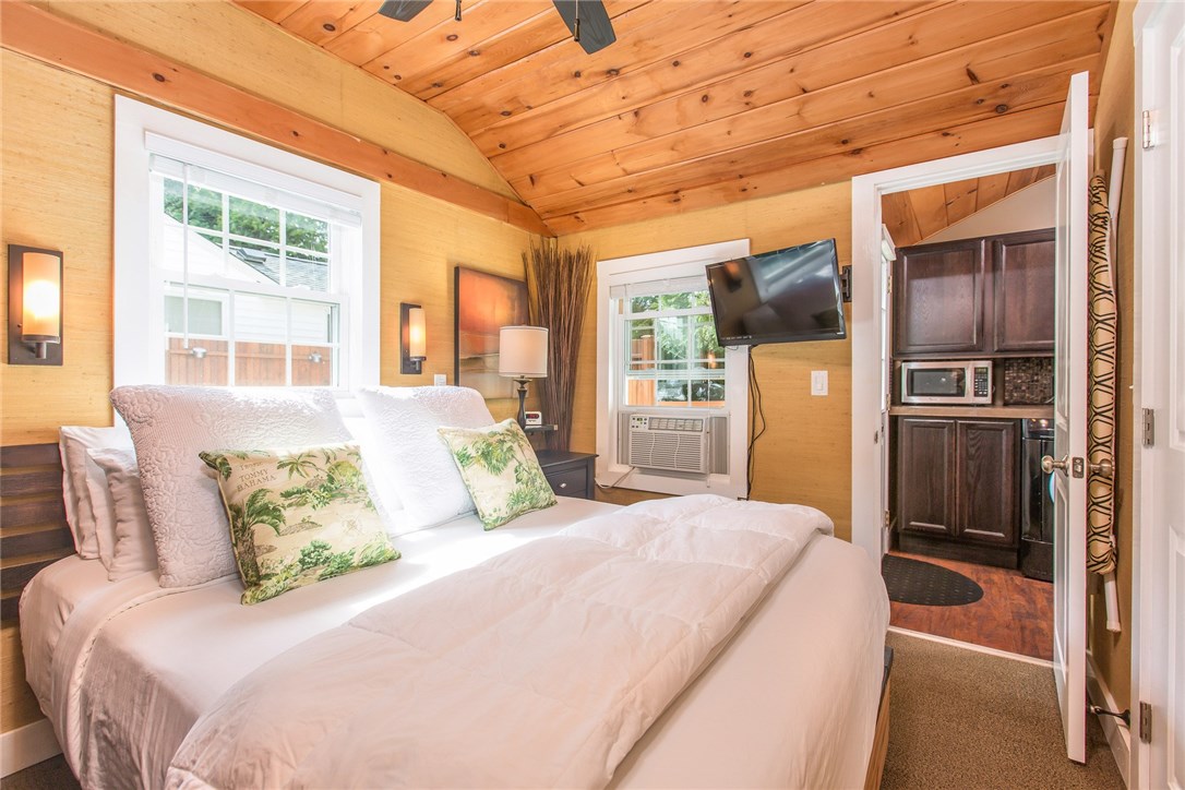 88 Old Post Road, Unit 4 Westerly, RI 02891 - Photo 10 of 21 Master Bedroom