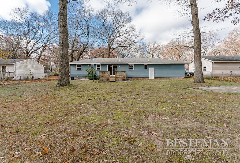 1290 Poulson Road Muskegon, MI 49445 - Photo 7 of 32 1290PoulsonRd04Lores