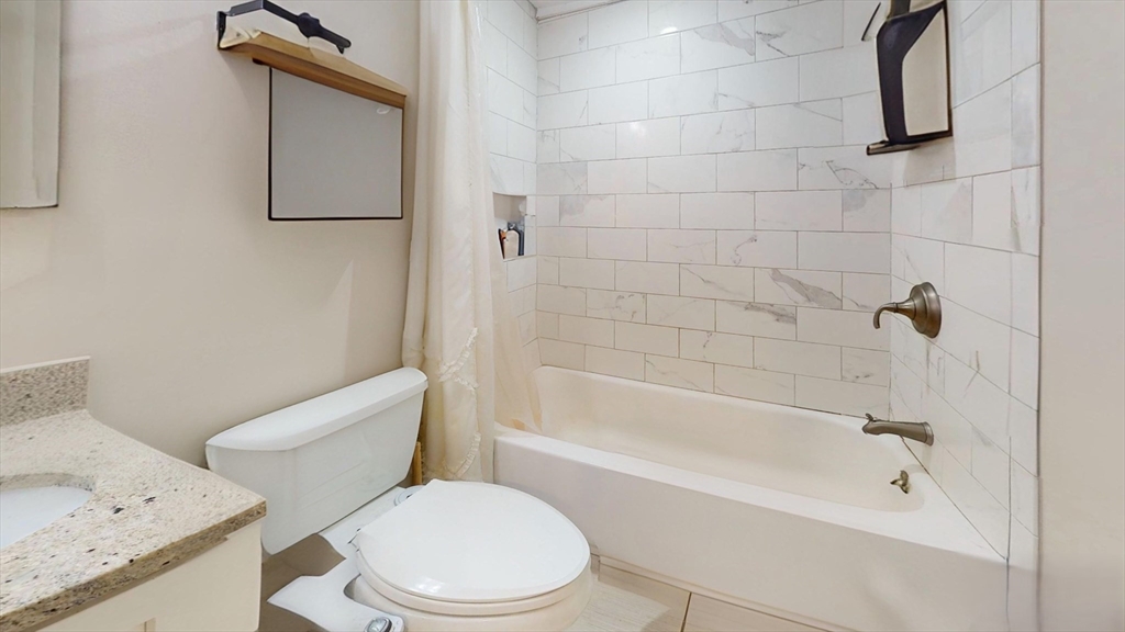 215 Bolton Street Boston, MA 02127 - Photo 12 of 13