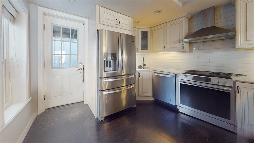 215 Bolton Street Boston, MA 02127 - Photo 5 of 13