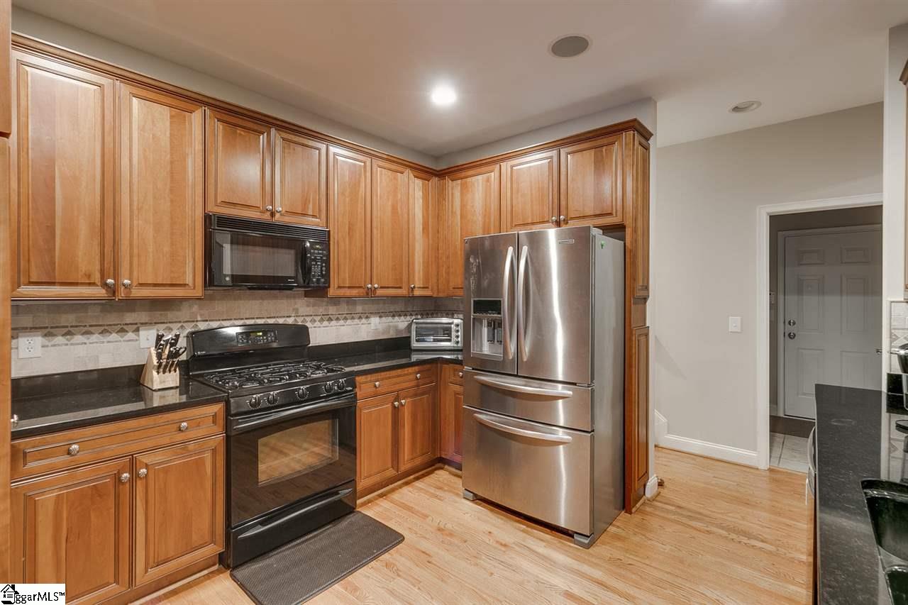 208 Aldgate Way Greer, SC 29650 - Photo 2 of 29 Gallery Image 2