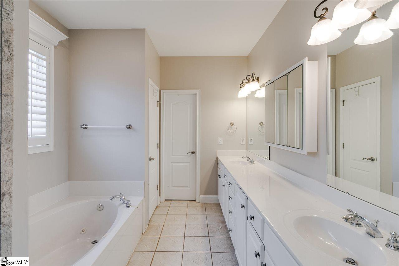 208 Aldgate Way Greer, SC 29650 - Photo 14 of 29 Gallery Image 14