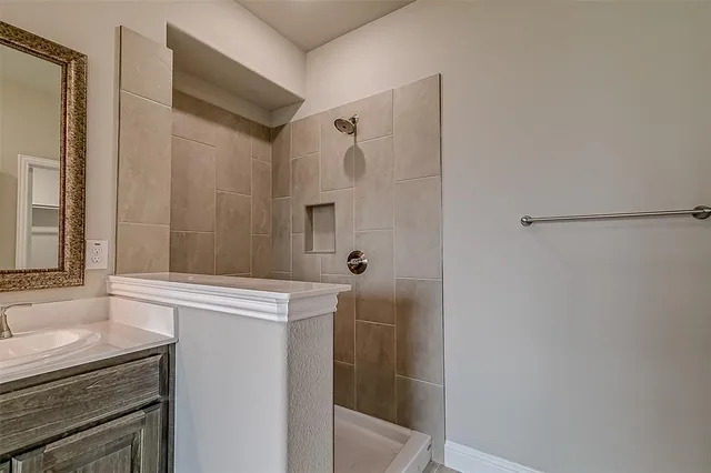 $2,595 | 327 Sweetspire Drive, Royse City, TX 75189