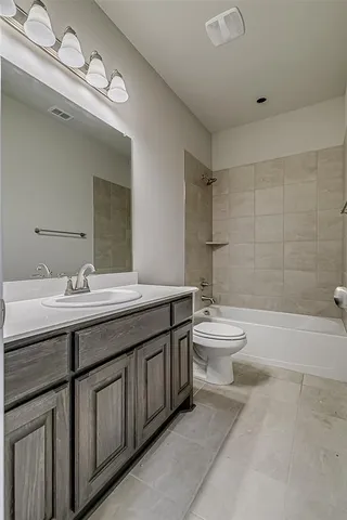 $2,595 | 327 Sweetspire Drive, Royse City, TX 75189