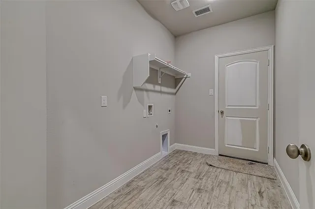 $2,595 | 327 Sweetspire Drive, Royse City, TX 75189