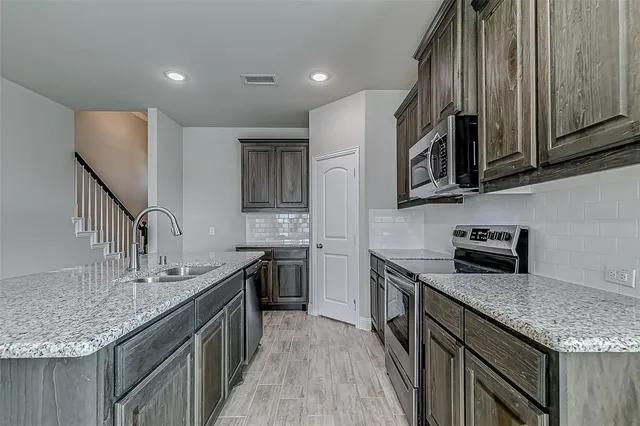 $2,595 | 327 Sweetspire Drive, Royse City, TX 75189