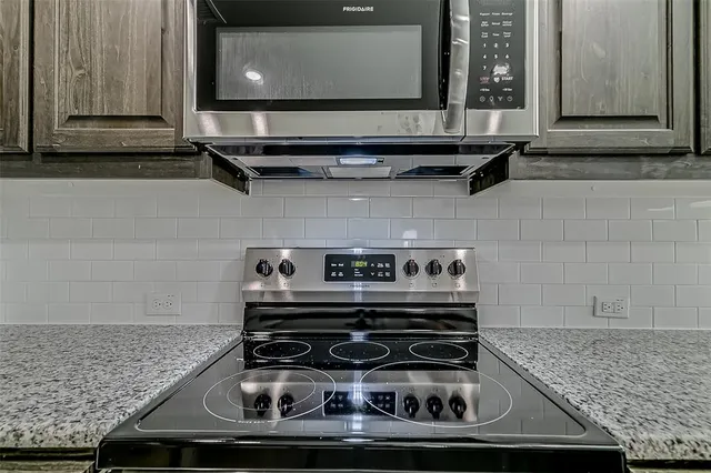 $2,595 | 327 Sweetspire Drive, Royse City, TX 75189