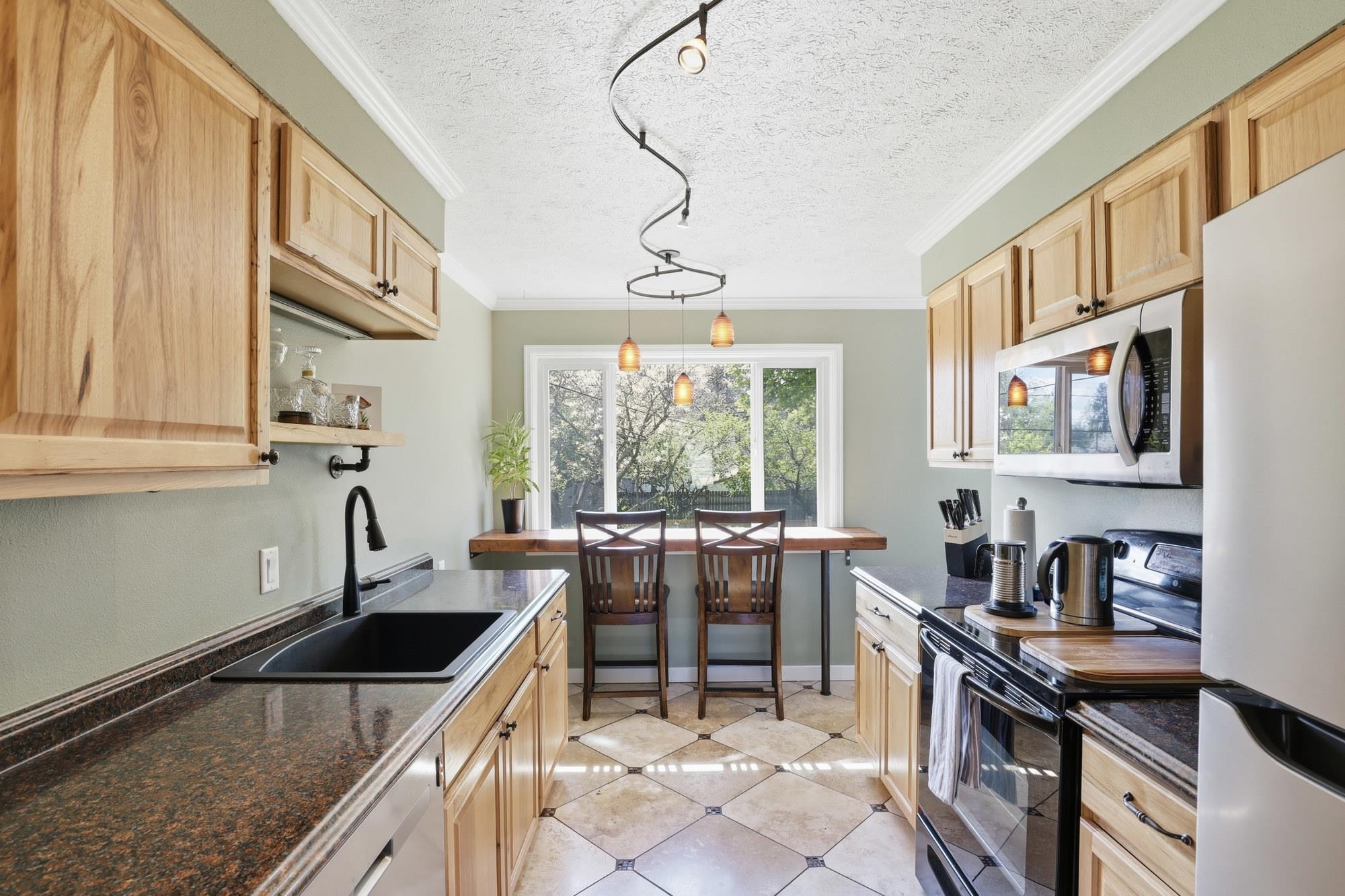 1228 East 40th Avenue Spokane, WA 99203 - Photo 7 of 46