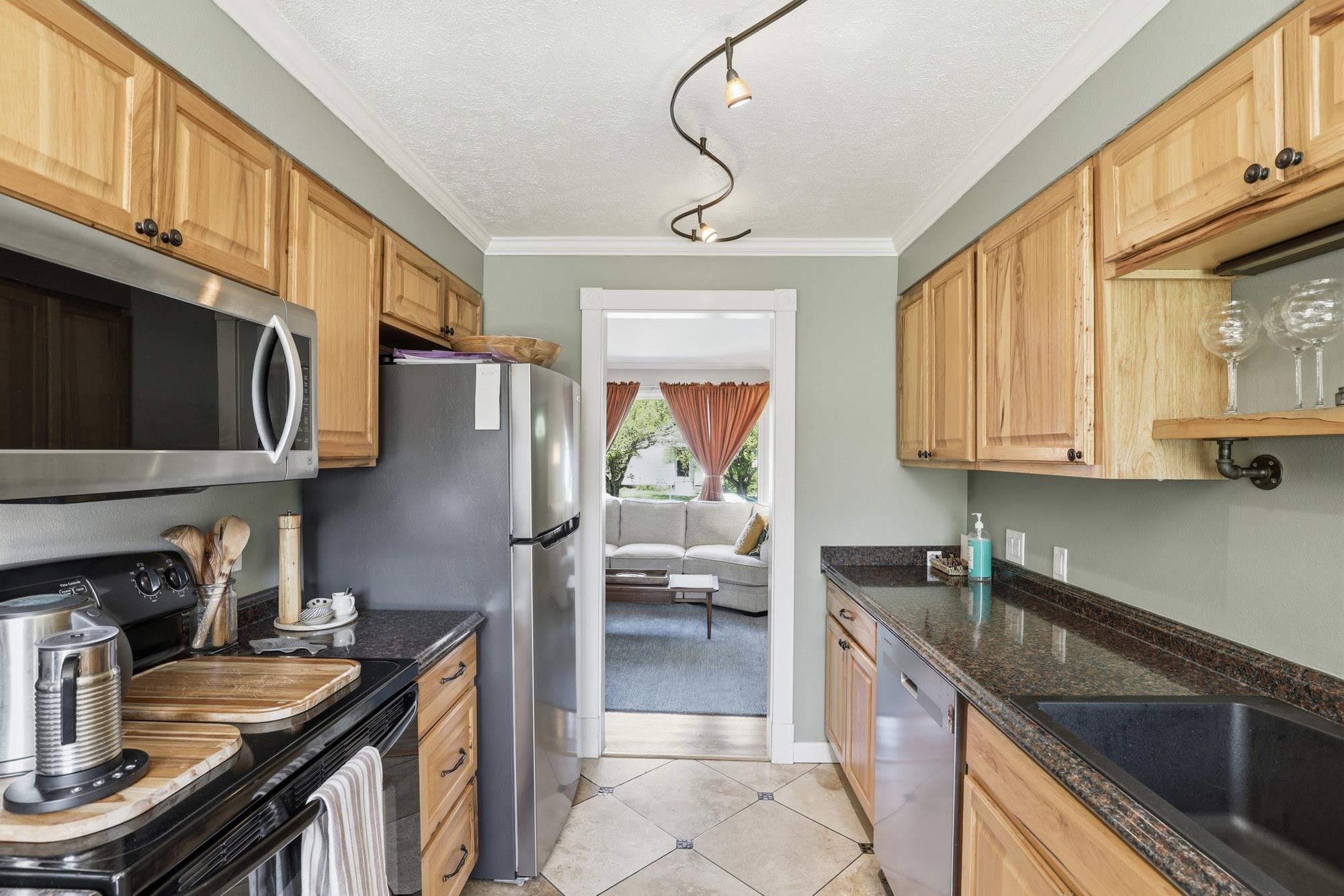 1228 East 40th Avenue Spokane, WA 99203 - Photo 8 of 46
