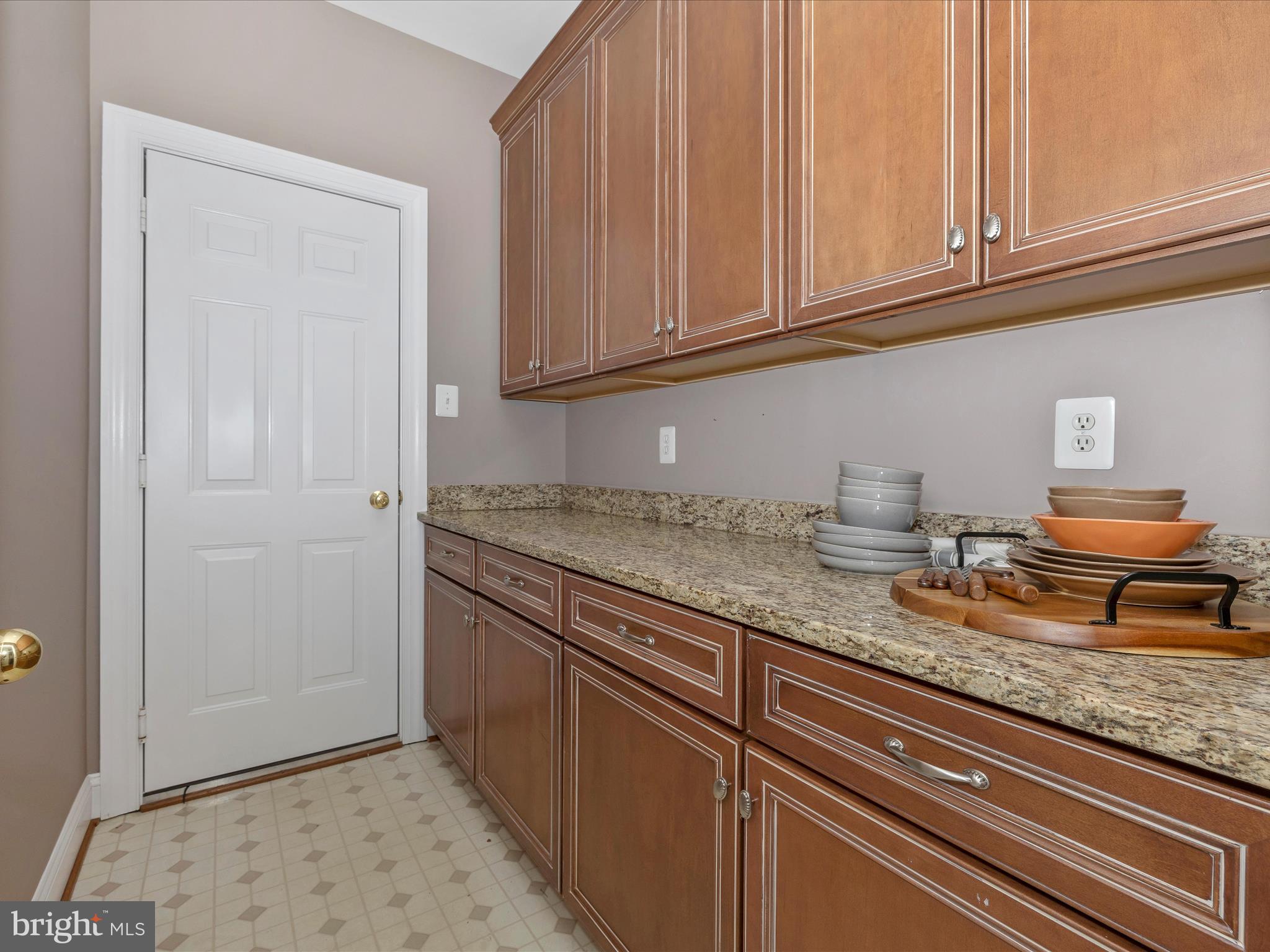 9235 Albaugh Road New Windsor, MD 21776 - Photo 26 of 110 Butler's Pantry