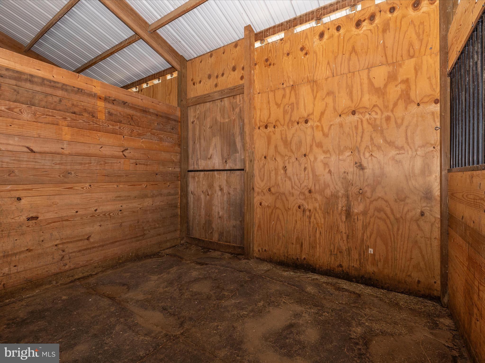 9235 Albaugh Road New Windsor, MD 21776 - Photo 82 of 110 Stall