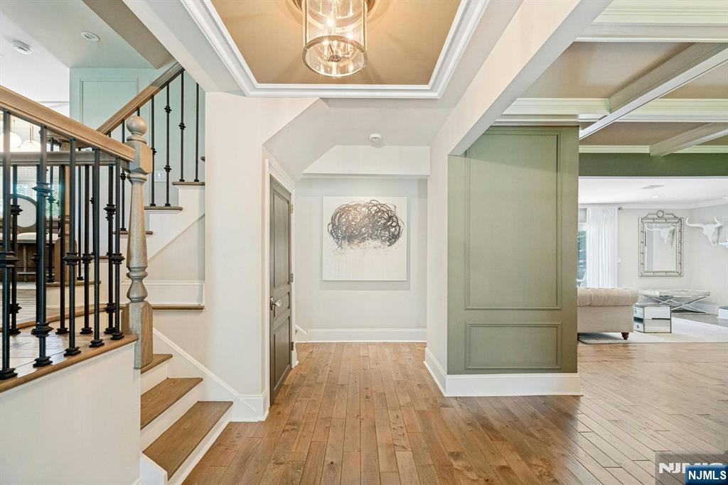 247 Oldwoods Road Franklin Lakes, NJ 07417 - Photo 4 of 26