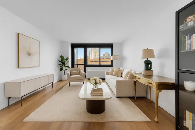 $949,000 | 515 East 72nd Street, Unit 10P | Lenox Hill
