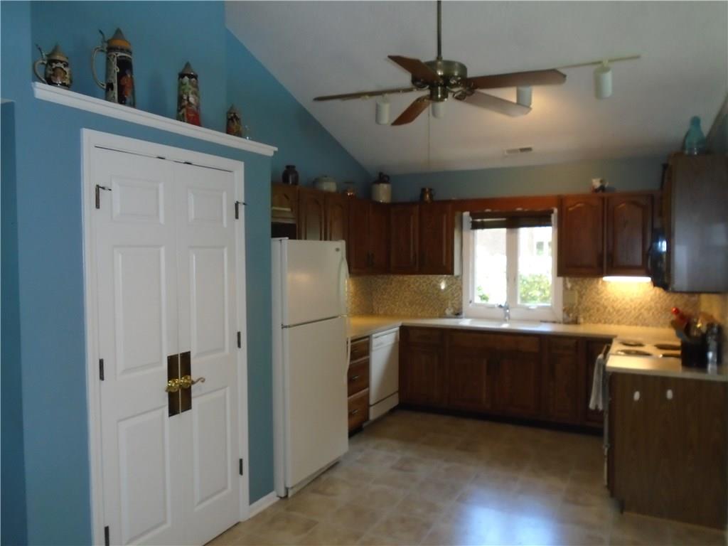 7665 River Road, Unit 29 Indianapolis, IN 46240 - Photo 10 of 28 Gallery Image 10